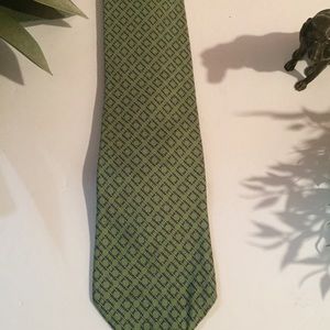 Tommy Hilfiger 💯 % Silk Tie Clean & Light Colors